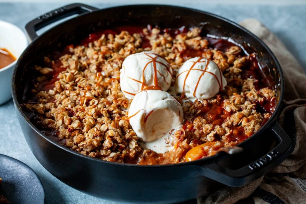 salted-caramel-peach-crisp